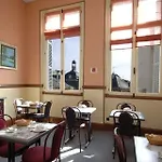 Au Chapon Fin Otel