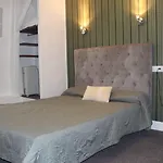 Au Chapon Fin Otel