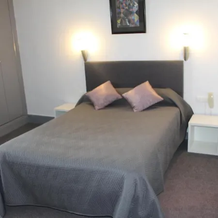 Hotell Au Chapon Fin 2*