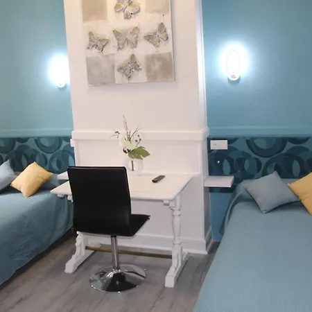 Hotel Au Chapon Fin 3*