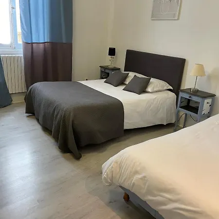 Hotel Au Chapon Fin 3*