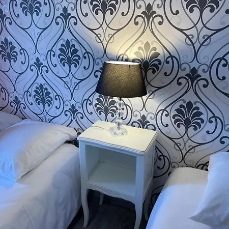 Au Chapon Fin Hotel 3*