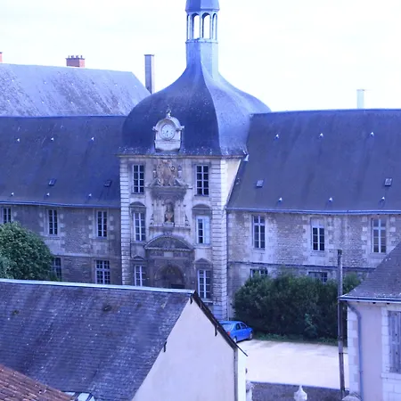 فندق Au Chapon Fin