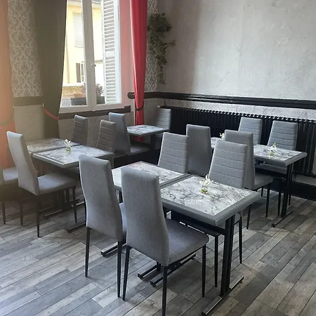 Hotel Au Chapon Fin 3*