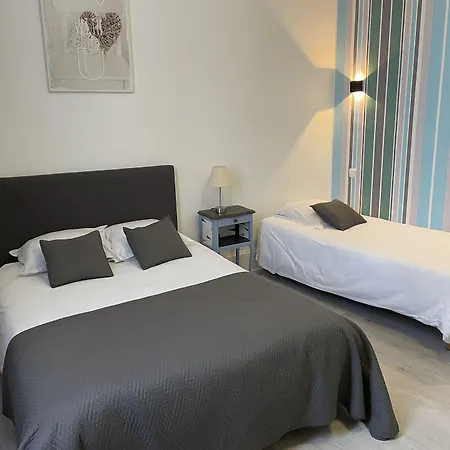 Au Chapon Fin فندق 3*