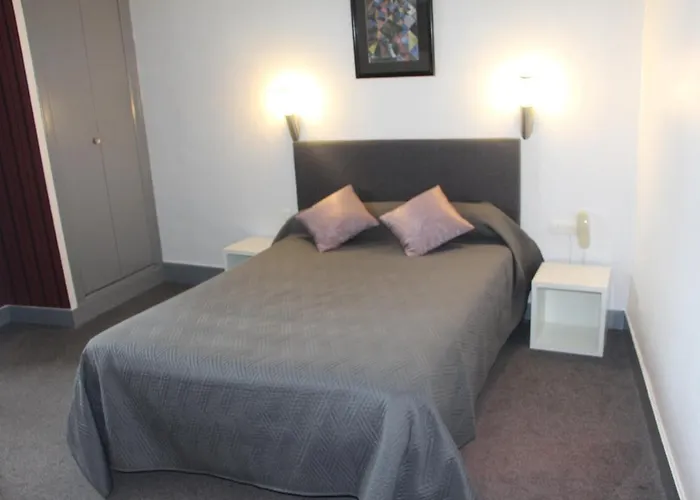 فندق Au Chapon Fin 3*