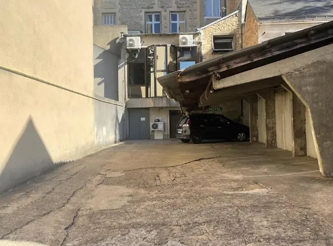 Au Chapon Fin Szálloda Poitiers