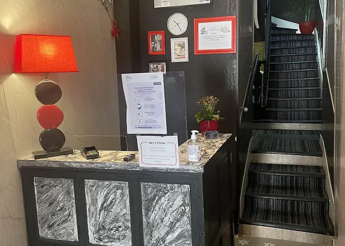 Au Chapon Fin 3* بواتييه